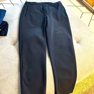 Lululemon ankle length dress pants BLACK Size 10